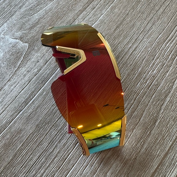 Excluded Balmain Sunglasses, New 395 - Picture 13 of 14